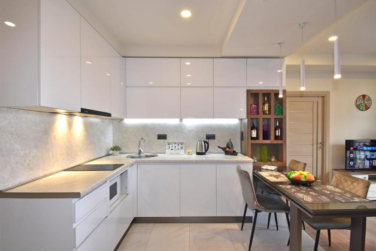 Home4You City Center Apartments Erivan Exterior foto