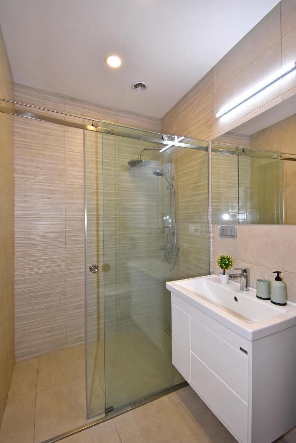 Home4You City Center Apartments Erivan Exterior foto