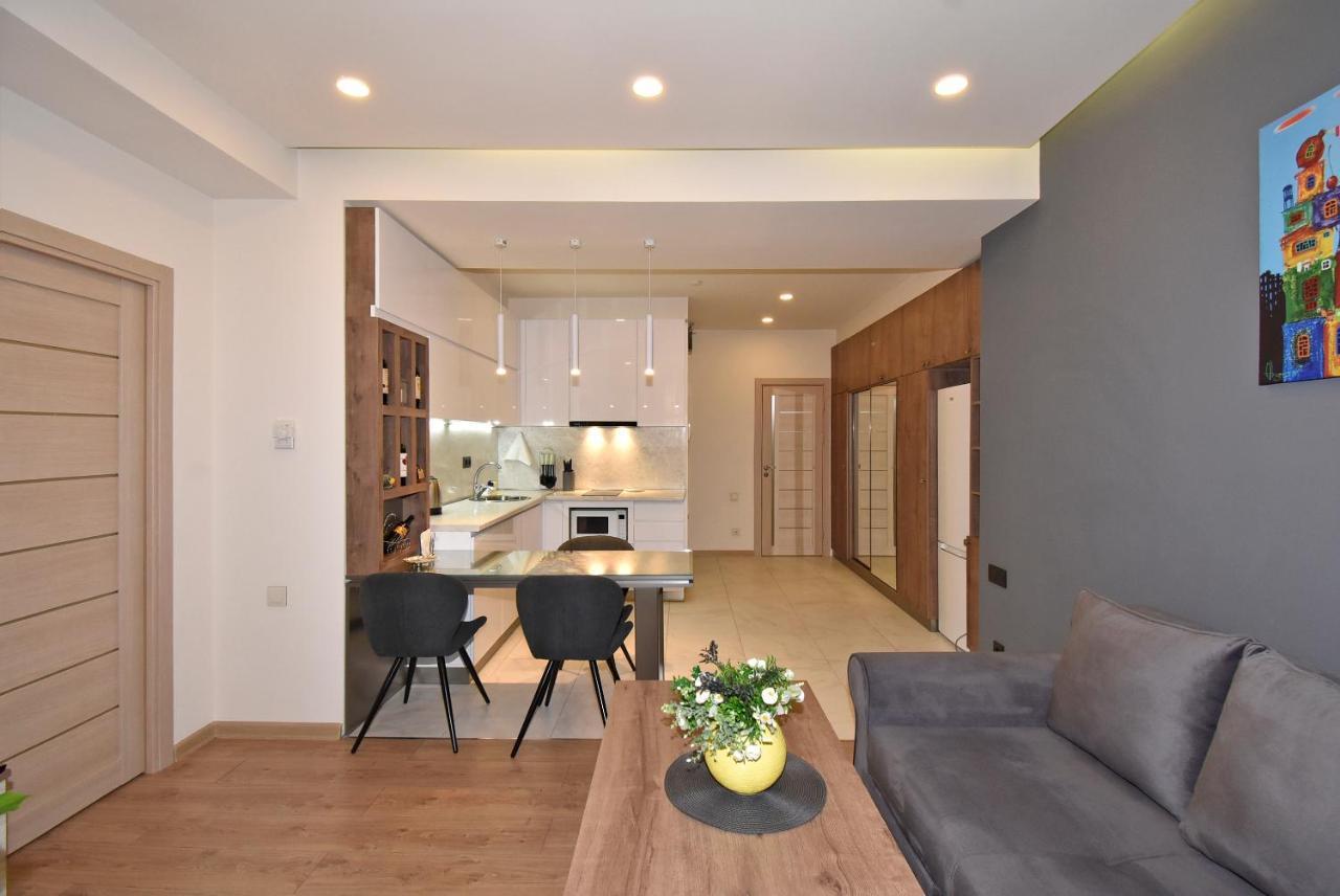 Home4You City Center Apartments Erivan Exterior foto