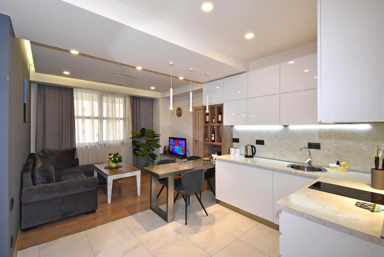 Home4You City Center Apartments Erivan Exterior foto